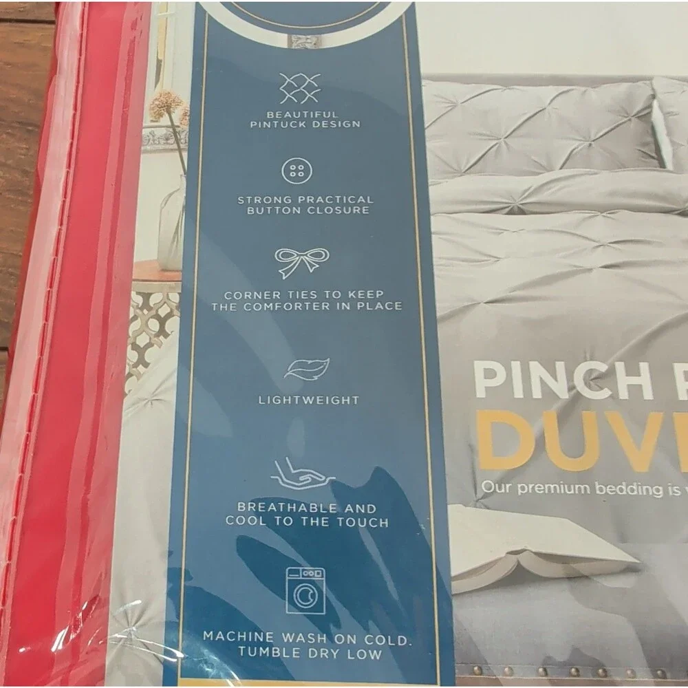 Nestl Red Pinch Pleat Duvet Cover Full Size 3 Pcs 1 Full Cover + 2 Pillow Shams